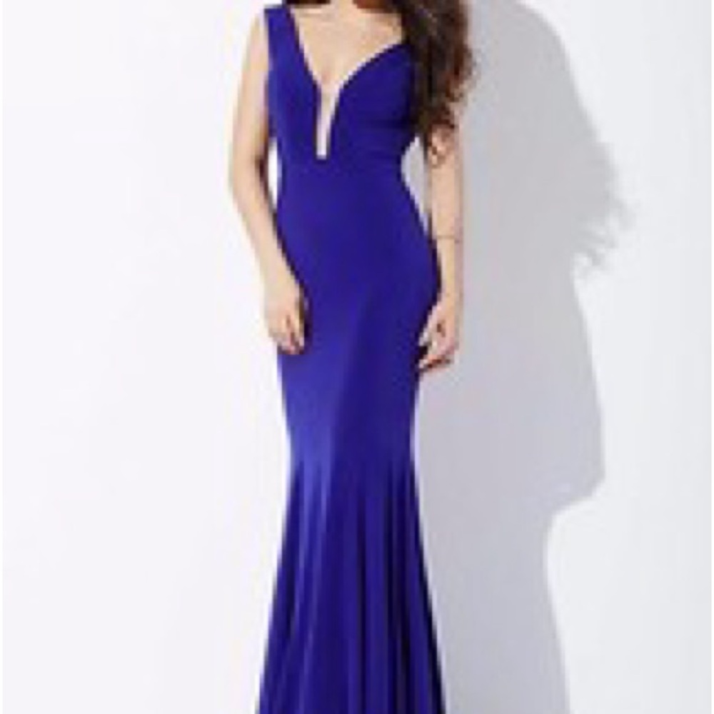 Elegant Blue Evening Gown